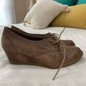 Women’s size 8 Not Rated brown wedge shoes